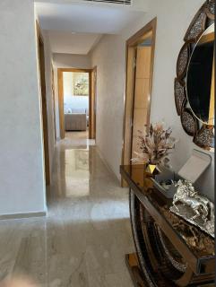 Spacious Luxury Apartment - 7