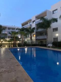 Spacious Luxury Apartment - 1