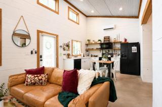 Hummingbird Haus - Hill country views on 20 acres with firepit - 7