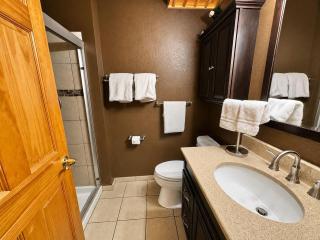 Cozy 1 bed condo on Lake Superior Pool Hot Tub - 4