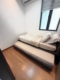 Cozy Apartment - 1