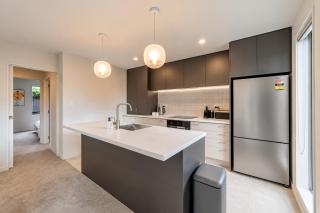 Modern 3BR Richmond Retreat with Garage Parking - 7