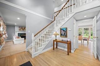 Amazing Spacious 3BR Cozy Home Near Crescent Beach - 8