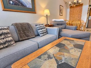 North Shore ski-in/ski-out loft with hot tub - 6