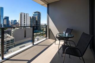 2 BR Apartment Modern South Brisbane Escape - 3