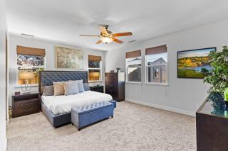 4BR, Garage, King Suite, 20 min to Lake Tahoe-Reno - 4