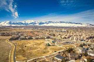 4BR, Garage, King Suite, 20 min to Lake Tahoe-Reno - 3
