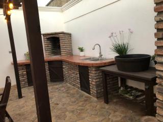 Casa Blanca Patio and private garage - 7