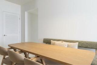 Corner Bay View Stay with Pool and Balcony in Miami G2515 - 1