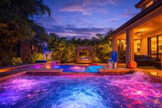 Themed Glow Villa - 4K Cinema - Heated Pool & Spa - Lake - Sleeps 12 - 0