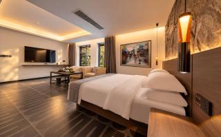 Secret Valley Retreat Traditional Art Oil Painting House in Yangshuo Yulong River&Western Food&Cozy Garden Coffee&Bar&Art museum - 3