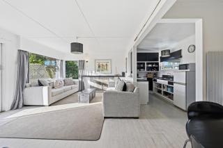 Wharewaka Bach - Lake Taupo Holiday Home - 4
