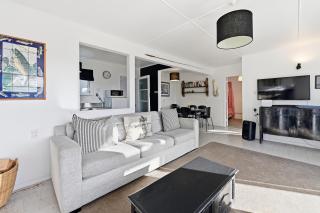 Wharewaka Bach - Lake Taupo Holiday Home - 2