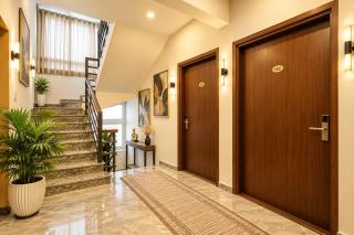 Hotel Premium Wood Domlur Near Manipal Hospital & Kemp Fort Mall - 5
