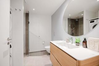 Luxury Apt with Harbor Views 2 - 8