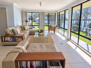 The Lake House - lakeside retreat w. pool & views - 6