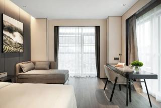 Atour Hotel Zigong Huashang International City Summit Park - 1