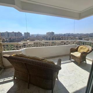 Spacious 3BR Apt on Main Hassan St - 7