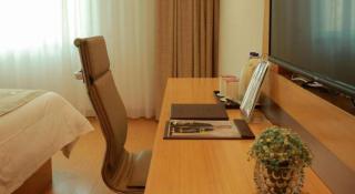 GreenTree Inn Suites HongQiao Airport Branch - 2