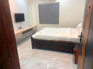 Hotel O M8 Guest house - 3
