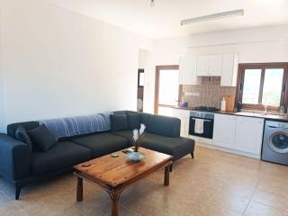 Seaview getaway in Esentepe with pool, bus route & supermarket - 8