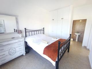 Seaview getaway in Esentepe with pool, bus route & supermarket - 3