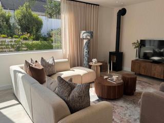 Boardwalk Hideaway 28 - Luxe 3BD Seaside Villa - 0