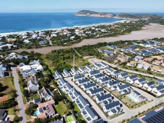 Boardwalk Hideaway 28 - Luxe 3BD Seaside Villa - 8