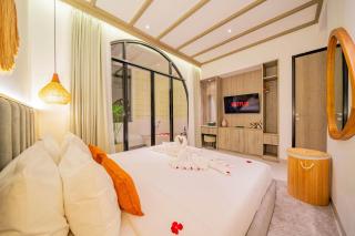 Villa with pool, BBQ & rooftop jungle views - 2