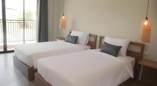 Yellow Moon Hotel - 4
