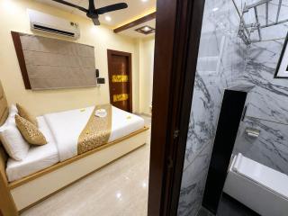 Hotel Divyanshi Inn - 2
