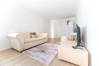 Loganholme Private Bedroom 5 Minutes to M1 For 2 - 1