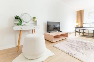 Heart Of Loganholme Private Bedroom 6, Walk To All - 2