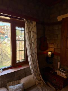 The OakHurst - 6