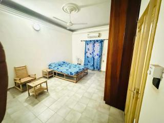 Charming Guest Room in Bamako with Private Balcony - 9
