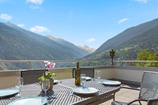 Chalet familial avec magnifique vue et terrasse - 0