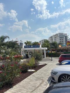 Ceasar Blue Luxury Apartment - 5