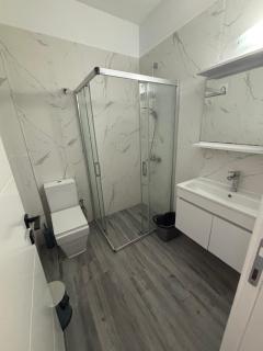 Ceasar Blue Luxury Apartment - 4