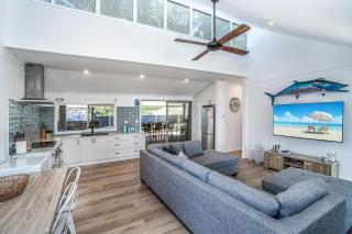 Castaway Cottage - Rainbow Beach - 0