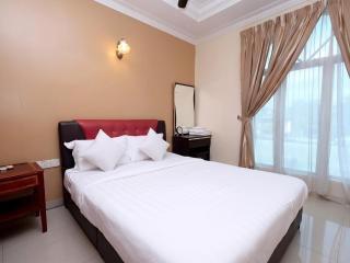 Swing & Pillows - Ayuni Hotel, Bangi Selangor - 0