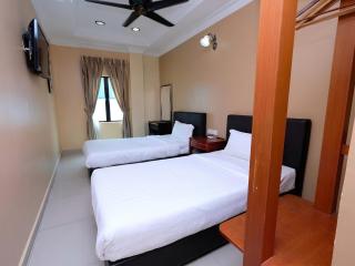Swing & Pillows - Ayuni Hotel, Bangi Selangor - 8