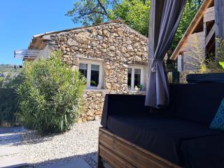 Jacuzzi privatif escapade romantique vue montagne - Bouyon - 2