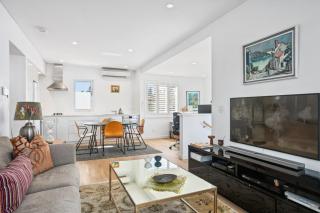 Luxe 1 Bedroom Studio Apartment-Pepp Grove border - 5