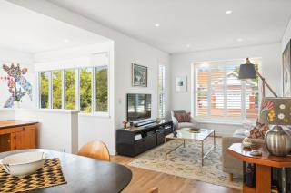 Luxe 1 Bedroom Studio Apartment-Pepp Grove border - 3
