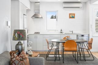 Luxe 1 Bedroom Studio Apartment-Pepp Grove border - 1
