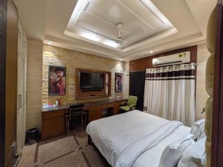 Stay @ 203 - 1