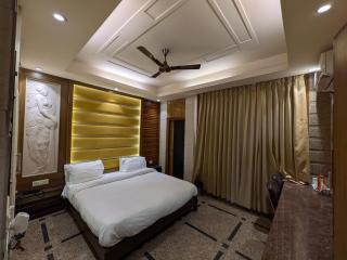 Stay @ 203 - 5
