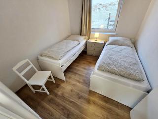 Pokojné spanie s bezpečným parkovaním 10 minút od diaľnice pre 6 osôb - 4