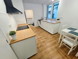 Pokojné spanie s bezpečným parkovaním 10 minút od diaľnice pre 6 osôb - 3