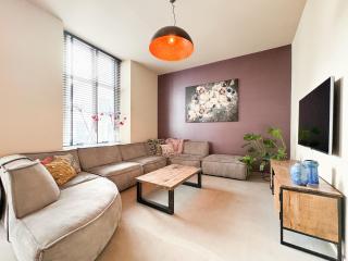 The Golden Hoorn Suite - 3